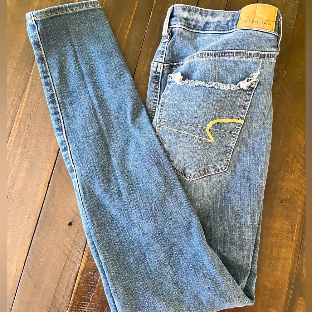 American Eagle Jeans Women’s Size 6 Super High Rise Jegging Denim Dream Jean